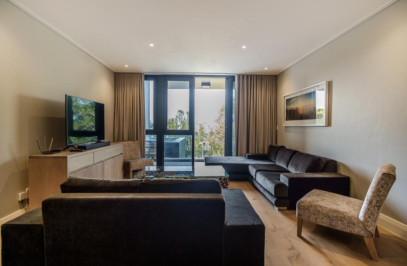 35 On Main Apartments เคปทาวน์ ภายนอก รูปภาพ